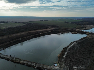 Vanzare balta pescuit,teren,constructii-oportunitate rara investitii Giurgiu