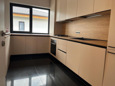 Case de vanzare Crevedia imagine mica 2