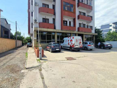 Spațiu comercial 790mp si teren 600mp - inchiriere Prelungirea Ghencea