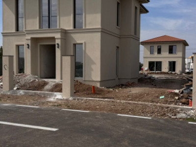 Case de vanzare Balotesti imagine mica 3