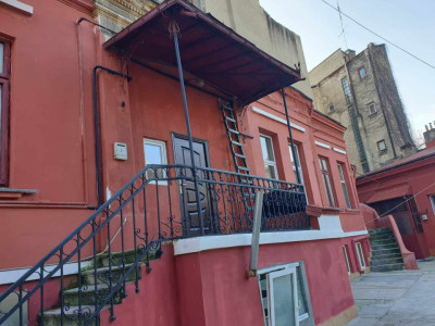 Apartament in vila de vanzare, zona Armeneasca