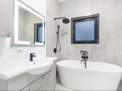 Case de inchiriat Tunari imagine mica 5