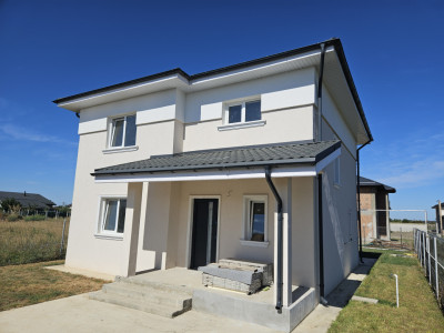 Vila de vanzare P+1, 5 camere, Samurcasi, Crevedia - zona lacuri