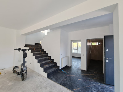 Case de vanzare Rosu Exterior Sud imagine mica 5